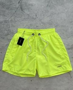 SHORT DE BAÑO LISO CON BOLSILLOS FLUO AMA