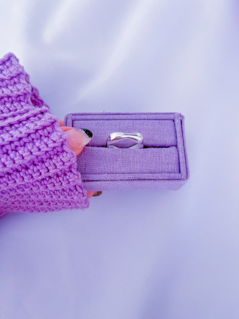 Anel ondulado banhado à prata