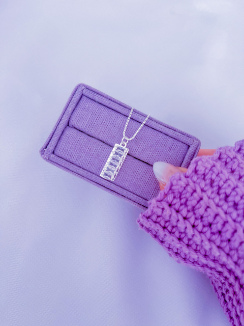 Colar plaquinha shine