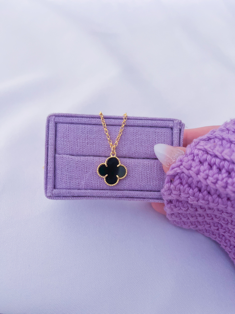 Colar inspiração trevo black dourado