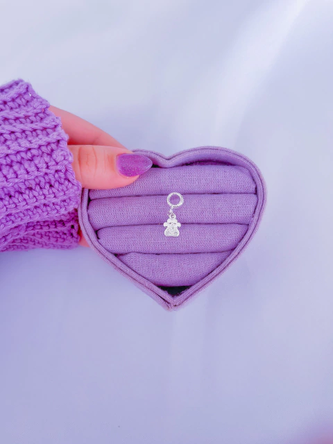 Berloque patinha cravejada