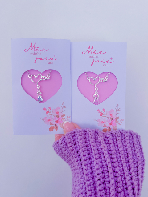 Colar “mãe” cravejado com zircônia (menino menina) - comprar online