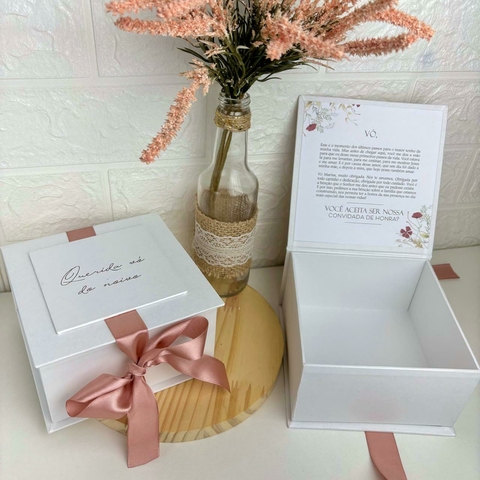 Caixa cartonada Padrinhos 13x13x7 (APENAS A CAIXA)