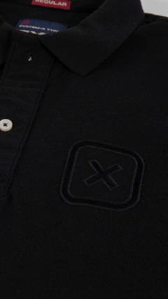 CAMISA GOLA POLO TXC MASCULINA REGULAR LOGO APLICADA PRETA na internet