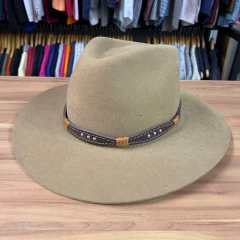 CHAPÉU COWBOY SOCIAL COUNTRY LÃ IMPORTADA ABA 8 FENDI na internet