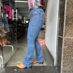 CALÇA FEMININA BOOT CUT GALOPE BORDADA NOS BOLSOS CAVALO - SELARIA GUIMARÃES