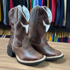 BOTA TEXANA INFANTIL CANO CABEÇA DE BOI E BORDADO DE FLORÃO - loja online
