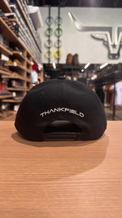 BONÉ THANKFIELD PRETO E BRANCO COM LOGO FRONTAL - loja online