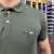 CAMISA MASCULINA GOLA POLO THANKFIELD BORDADA VERDE MILITAR - SELARIA GUIMARÃES