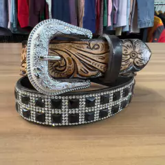 CINTO INFANTIL PEDRARIA PRETO LUXO COURO LEGÍTIMO FLORES - SELARIA GUIMARÃES