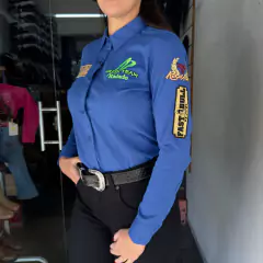 CAMISETE BORDADA RADADE FEMININA FAST BULL BRAND AZUL - SELARIA GUIMARÃES