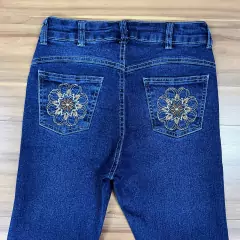 CALÇA FEMININA AMERICAN COUNTRY BORDADO FLOR BOLSOS TRASEIRO - SELARIA GUIMARÃES