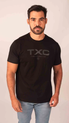CAMISA TXC MASCULINA REGULAR MALHA PENTEADA ESTAMPADA PRETO