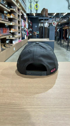 BONÉ WRANGLER CINZA LOGO PINK NEOM LONG LIVE COWBOYS - SELARIA GUIMARÃES