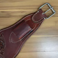 BARRIGUEIRA DE COURO TRASEIRA LARGA BORDADA BOOTS HORSE - SELARIA GUIMARÃES