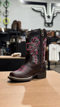 BOTA TEXANA INFANTIL CANO BORDADO ROSA E BRANCO FLORAO ROSA - SELARIA GUIMARÃES