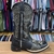 BOTA TEXANA FEMININA MANDALA RÚSTICA COURO LEGITIMO FÓSSIL PRETO CANO 30CM na internet