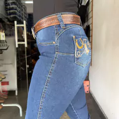 CALÇA ESTRIBO COUNTRY FEMININA RETA BORDADO BOTA NO BOLSO