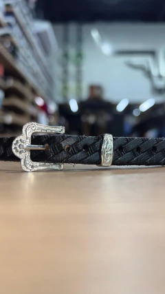 BANDINHA PARA CHAPÉU COURO REBAIXADO PALHA TRANÇADA PRETO na internet