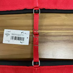 BARRIGUEIRA E CILIA DE NEOPRENE VERMELHA - SELARIA GUIMARÃES