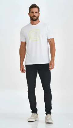 CAMISA TXC MASCULINA REGULAR MALHA BRANCA LOGO SILK NEON na internet