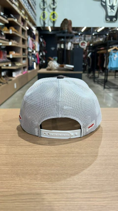 BONÉ WRANGLER MARROM TELA BRANCA BORDADO LONG LIVE COWBOYS - SELARIA GUIMARÃES