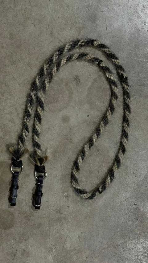 RÉDEA DE CRINA CABELOS DE CAVALO TRANÇADA SELARIA GUIMARÃES