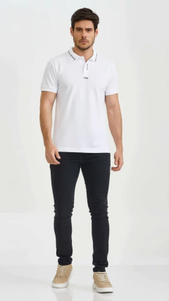 CAMISA GOLA POLO TXC MASCULINA REGULAR PIQUET BORDADA BRANCA na internet