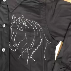 CAMISETE INFANTIL FEMININA PRETA LUXO PEDRARIA PRATA na internet