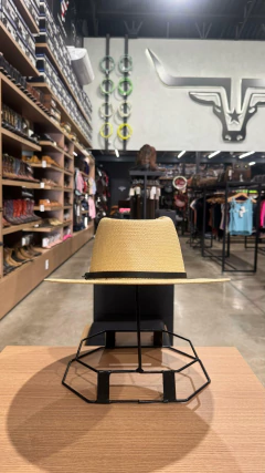 CHAPÉU MARCATTO DE PALHA NATURAL BANDINHA DE COURO ABA 7 na internet