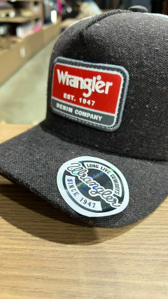 BONÉ WRANGLER MARROM TELA BRANCA BORDADO LONG LIVE COWBOYS - comprar online