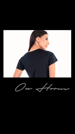 T-SHIRT OX HORNS FEMININA ESTAMPADA COM STRASS PRETA na internet