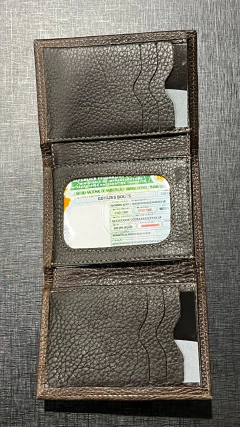 CARTEIRA GOYAZES COURO PIT STOP CAFE C-2204 na internet