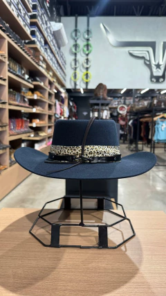 CHAPEU MARRUA ABA 8,5 BLUE NAVY FORRADO 3 BANDINHAS C/ CAIXA - SELARIA GUIMARÃES