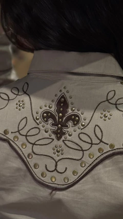 CAMISA FEMININA SELFF WESTERN MANGA LONGA BORDADO FLOWERS - SELARIA GUIMARÃES