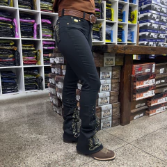 Imagem do CALÇA SELVAGEM FEMININA BOOT CUT STRASS BORDADO NOSSA SENHORA