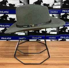 CHAPÉU PRALANA LA SELVA CINZA ESCURO ABA 7.5 COM CAIXA - SELARIA GUIMARÃES