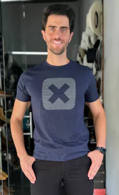 CAMISA MASCULINA TXC AZUL MARINHO ESTAMPADA FRONTAL CINZA