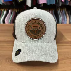 BONÉ FARM BULLS CHAMPIONS WESTERN BRAND CINZA E MARROM na internet