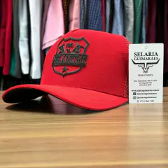 BONÉ MULADEIROS VERMELHO COM TELINHA LOGO EMBORRACHADA na internet