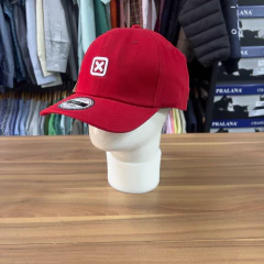 BONÉ TXC CUSTOM VERMELHO BORDADO LOGO FRONTAL BRANCO na internet