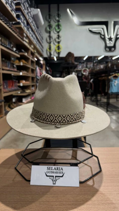 Imagem do CHAPEU PRALANA TARÔ ABA RETA 7,5 MARFIM COM CAIXA