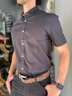 CAMISA MASCULINA TXC MANGA CURTA PRETA TRADICIONAL SLIM FIT na internet