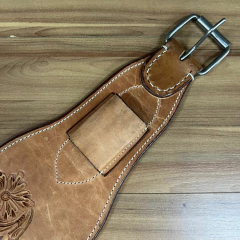 Imagem do BARRIGUEIRA DE COURO NATURAL TRASEIRA LARGA BORDADA BOOTS HORSE