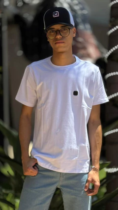 CAMISA ELASTANO TXC MASCULINA BRANCA LOGO SILICONE