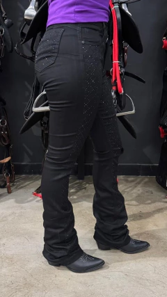 CALÇA FEMININA STABULOS BOOTCUT PEDRARIA PERNAS/BOLSO TRAS - SELARIA GUIMARÃES