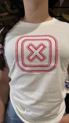 CAMISETA SLIM FEMININA TXC MEIA MALHA PENTEADA BORDADA - SELARIA GUIMARÃES