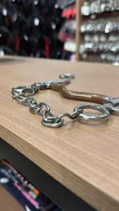 Freio Quatro Rédeas Inox Com Bocal De Ferro Baixo - comprar online