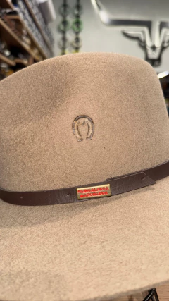 CHAPÉU PRALANA WEEKENDER ll MANGALARGA ABA 7 TAUPE COM CAIXA na internet