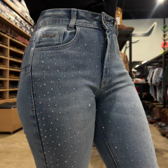 CALÇA FEMININA STABULOS BOOTCUT PEDRARIA PERNAS / BOLSO TRAS na internet
